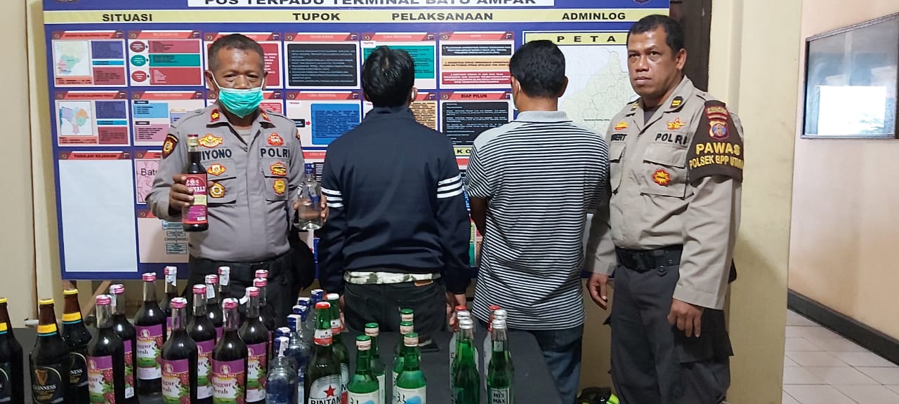 Polsek Balikpapan Utara Sita Puluhan Botol Miras Ilegal