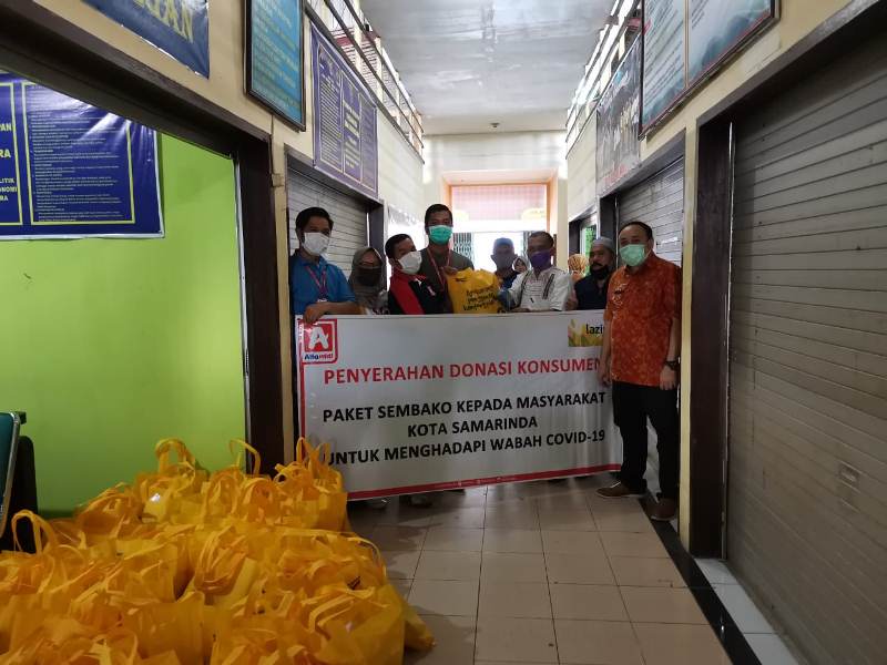 Lewat Disperindagkop Samarinda, LAZISMU – Alfamidi Salurkan 75 Paket Sembako ke Masyarakat