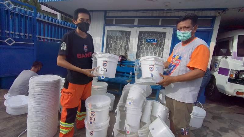 Swadaya Relawan, Banda Indonesia Produksi Ratusan Gentong Cuci Tangan Gratis