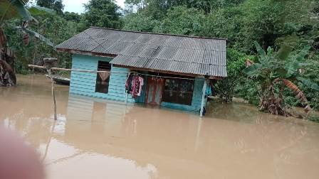 Gara-Gara Hujan, Dua RT di PPU Banjir, Jalan Amblas