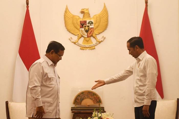 Prabowo Ungguli Jokowi dalam Survei Capres 2024