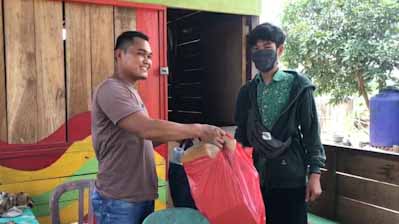 Bukan Mitos, di Sini Ngopi Gratis Bayarannya Cuma Sampah