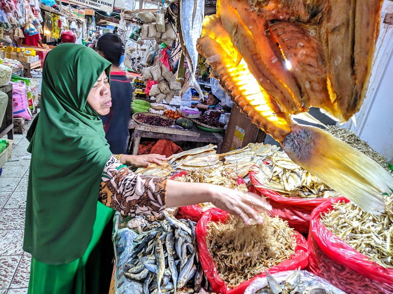 Aroma Tak Sedap di Pantai Manggar