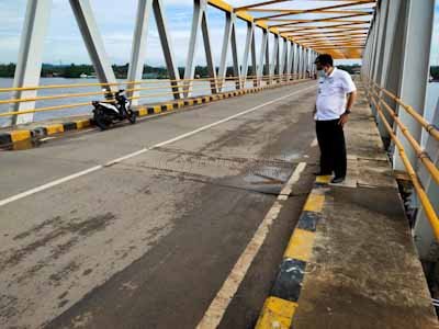 Apes, Jembatan Dondang di Muara Jawa Ditabrak Lagi