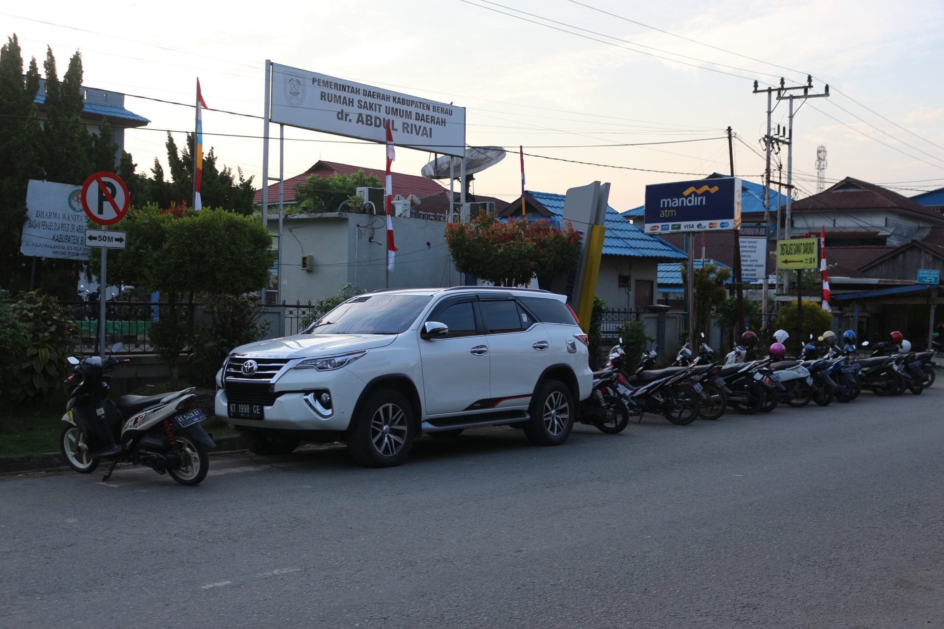 Parkir Liar Depan RSUD Masih Marak