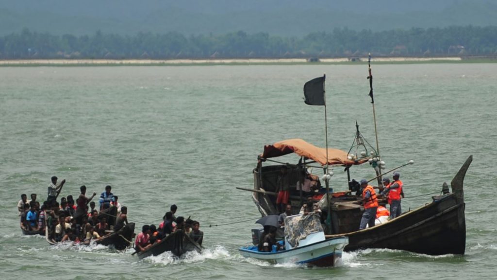 Saat 300 Orang Terombang-ambing di Lautan, Malaysia Berencana Kembalikan 30 Pengungsi Rohingya ke Laut