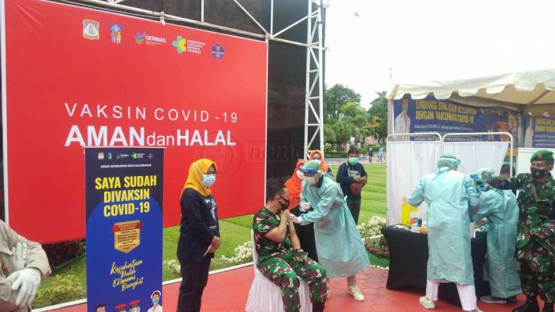 Tokoh Masyarakat Balikpapan Mulai Divaksin COVID-19