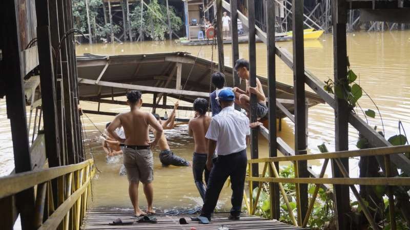 Muatan Berlebih, Dermaga di Sungai Sangatta Tenggelam