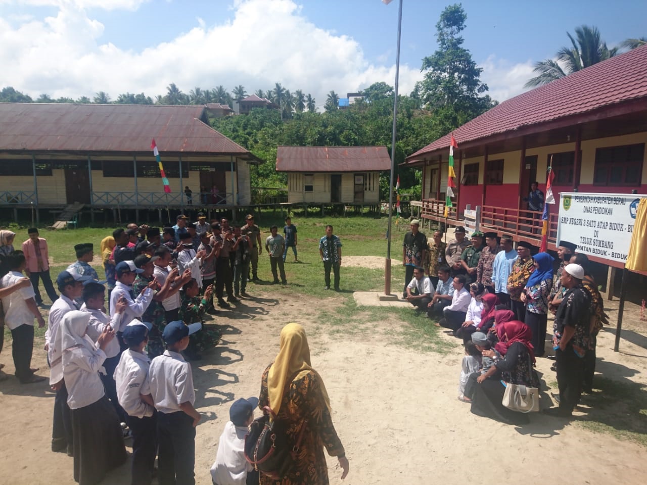 SMP Satu Atap Masuk Teluk Sumbang