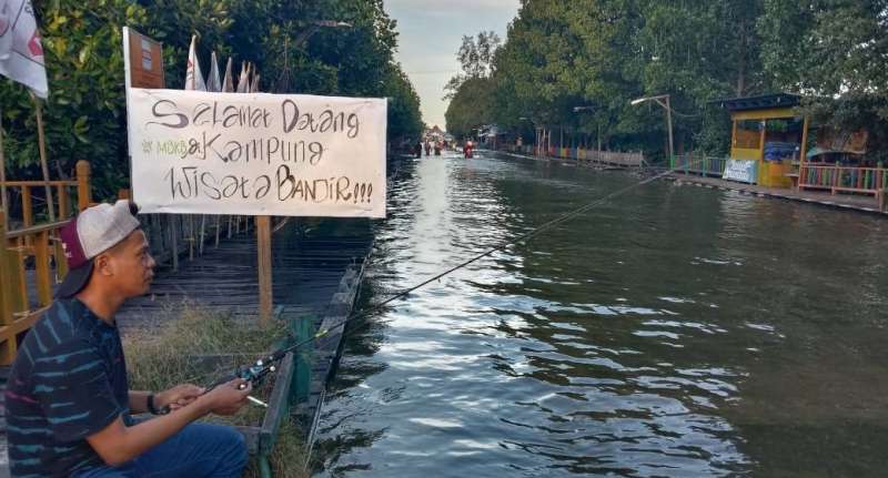 Cara Unik Warga Bontang Kuala Singgung Pemerintah Soal Penanganan Banjir