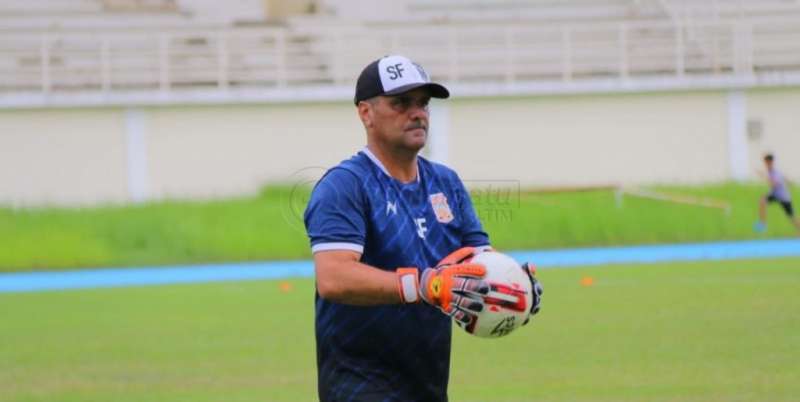 Pelatih Kiper Borneo FC Punya Cara Unik Melatih