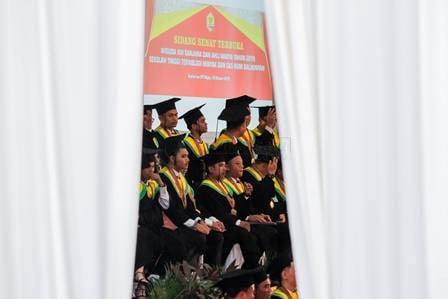 Bantah Raup Untung dari Wisuda Online