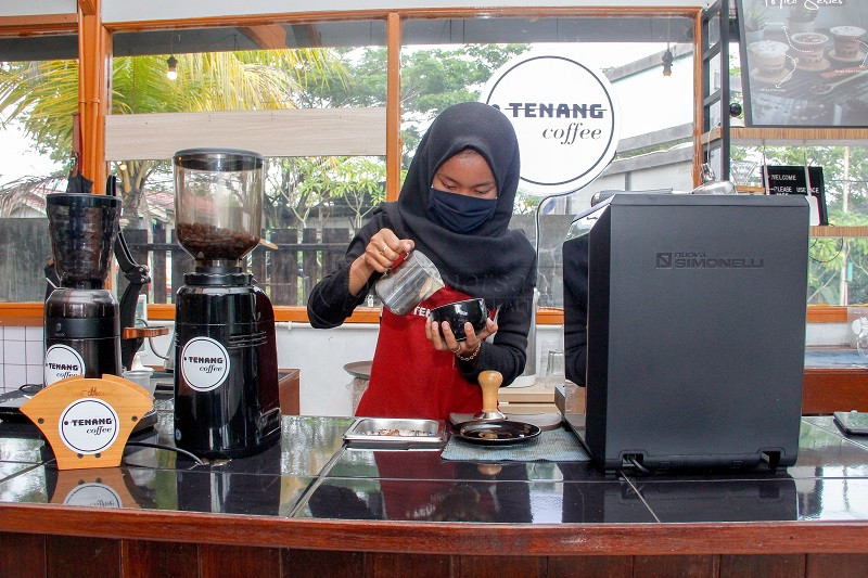 “Teman Nongkrong Paling Bagus, Ya Kopi”