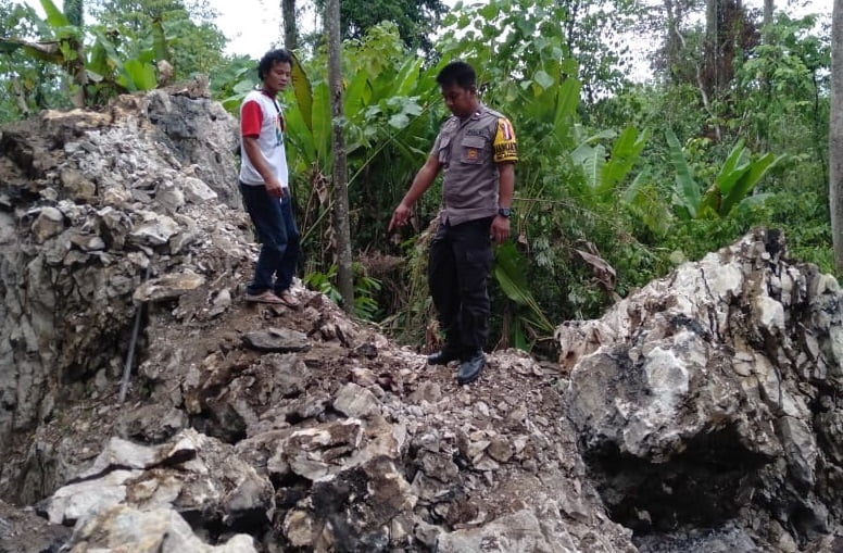 Tertimpa Batu, Pemecah Batu Tewas