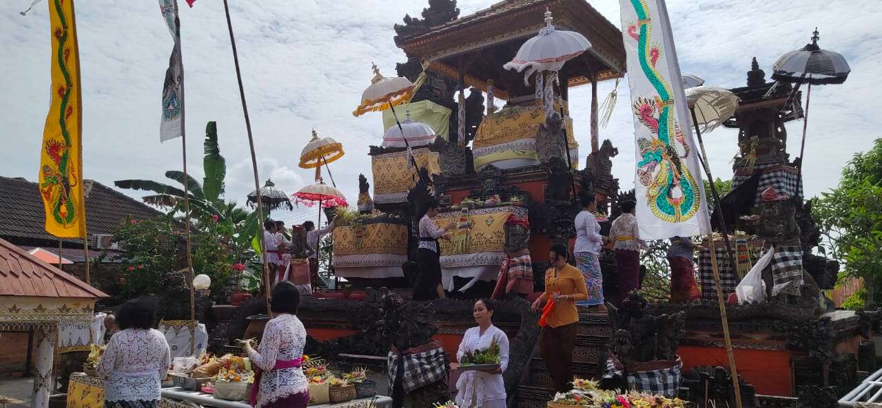 Umat Hindu Balikpapan Gelar Ibadah Galungan