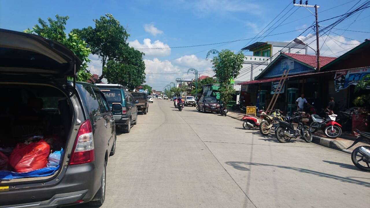 Larangan Parkir Dua Sisi Jalan Kerap Diabaikan