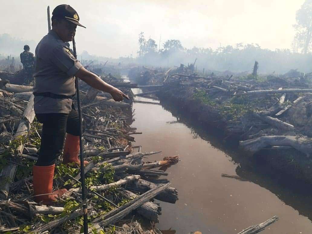 Polsek dan Koramil Bangun Kanal Air Cegah Karhutla