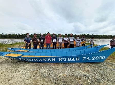 Modal Usaha Perikanan Sulit, Diskan Kubar Bantu Para Nelayan