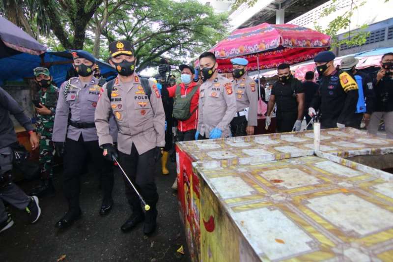 Pangdam dan Kapolda Sterilisasi di Pasar Tradisional