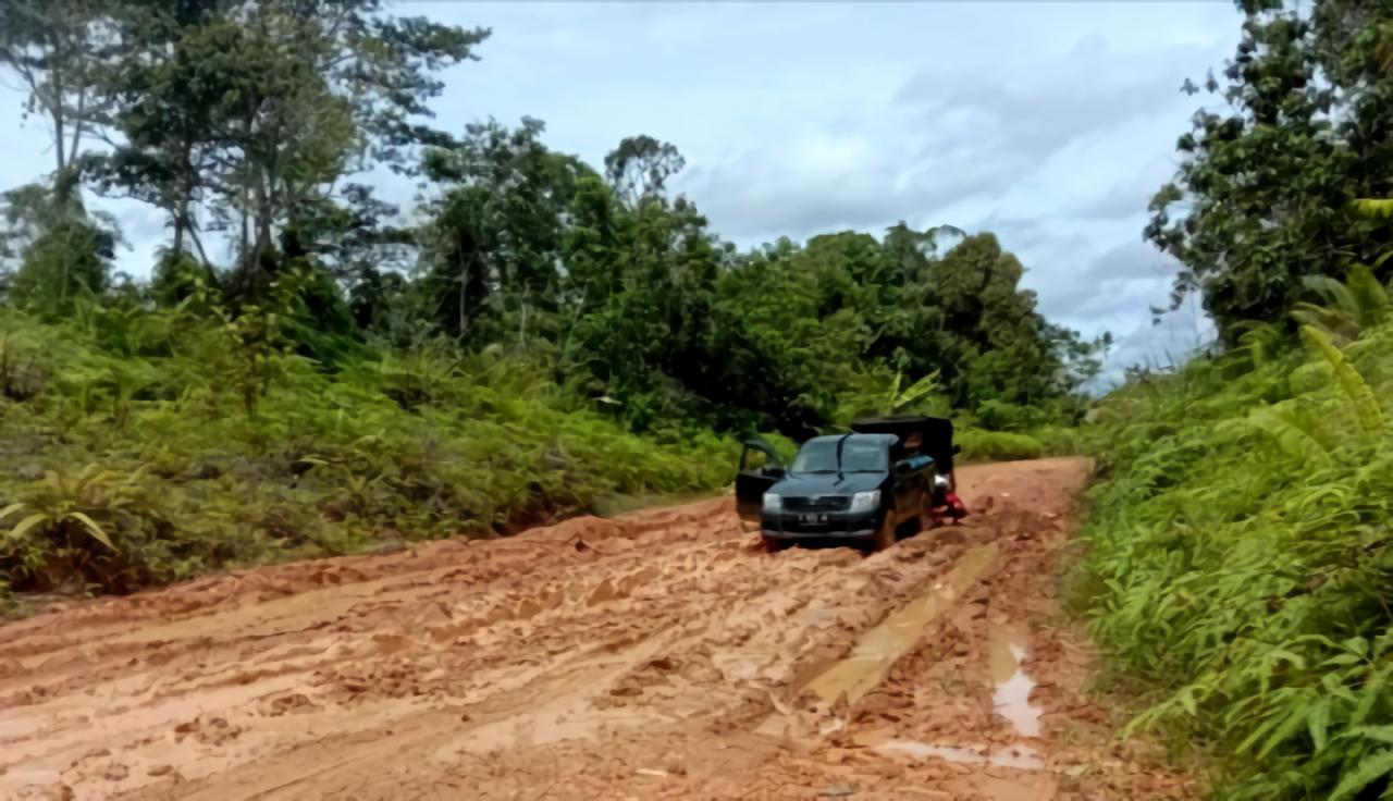 Jalan Rusak PR Bupati Usai Dilantik