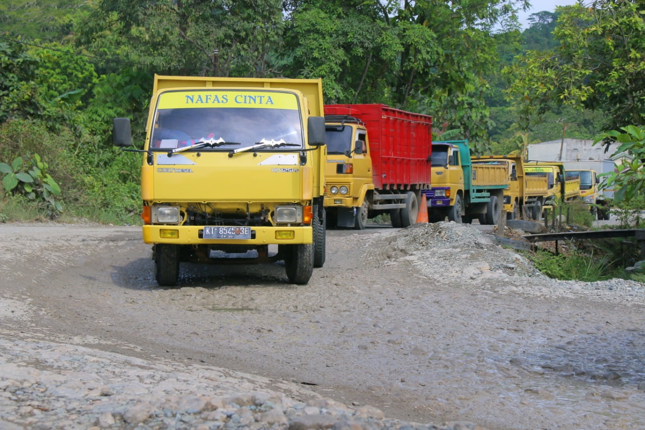 Truk Boleh Lewat Jembatan Mahakam