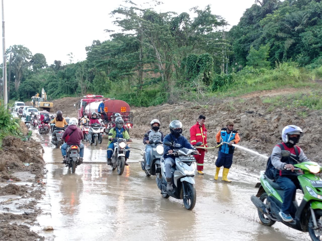 Sempat Longsor dan Sebabkan Macet Lagi, Jalan Trikora Mulai Normal Dilalui