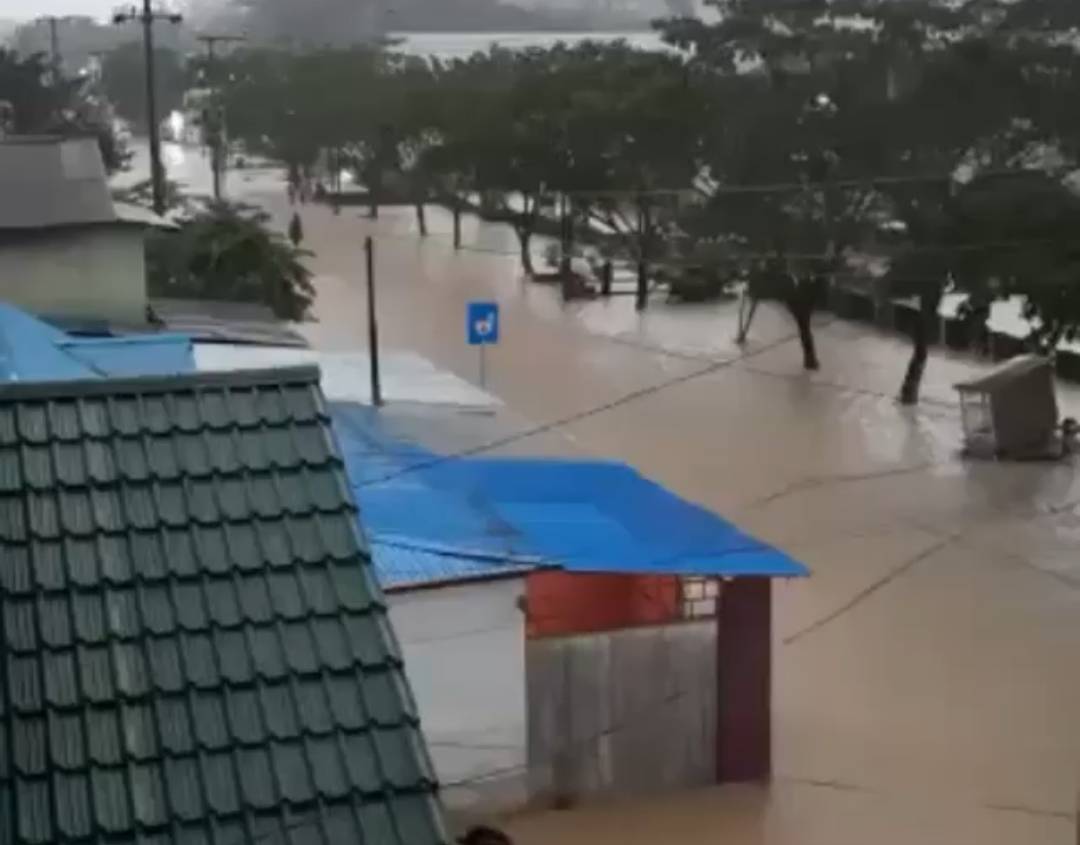 Intensitas Hujan Tinggi, 3 Kelurahan di Samboja Terendam Banjir Setinggi Pinggang