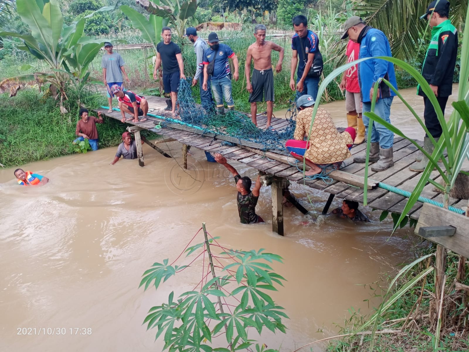 Bermain Banjir, Anak Sepaku Hilang Terseret Arus