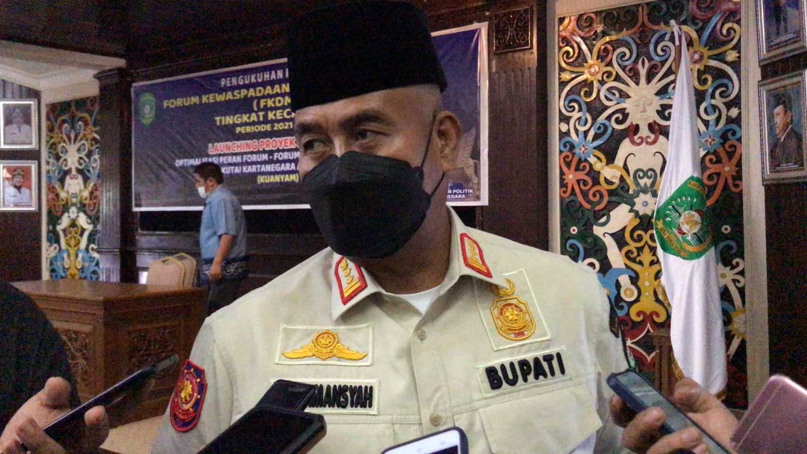 Bupati Kukar Salurkan Pengelolaan Air Bersih Di Muara Siran