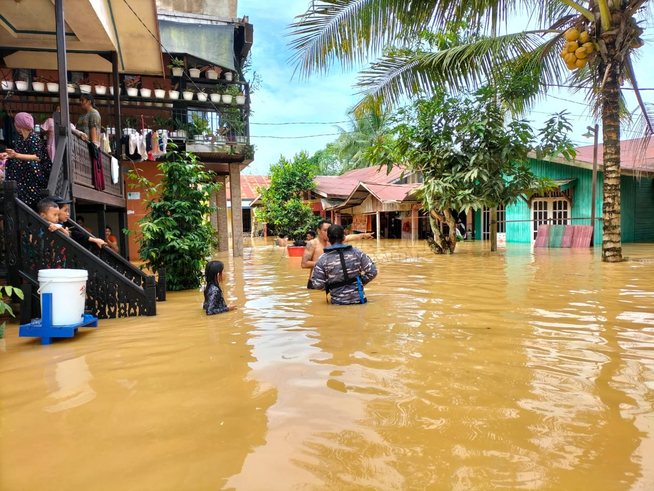 Tiga Hari Sangatta Lumpuh, 16.896 Jiwa Terimbas Banjir, Distribusi Sembako Mulai Terhambat