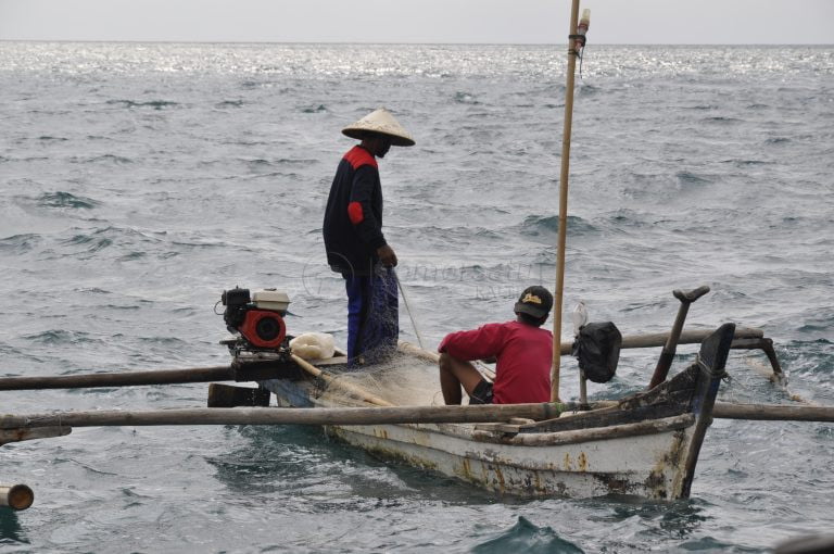 Ratusan Ribu Nelayan Gantung Jala, Jumlah Nelayan Turun Tajam