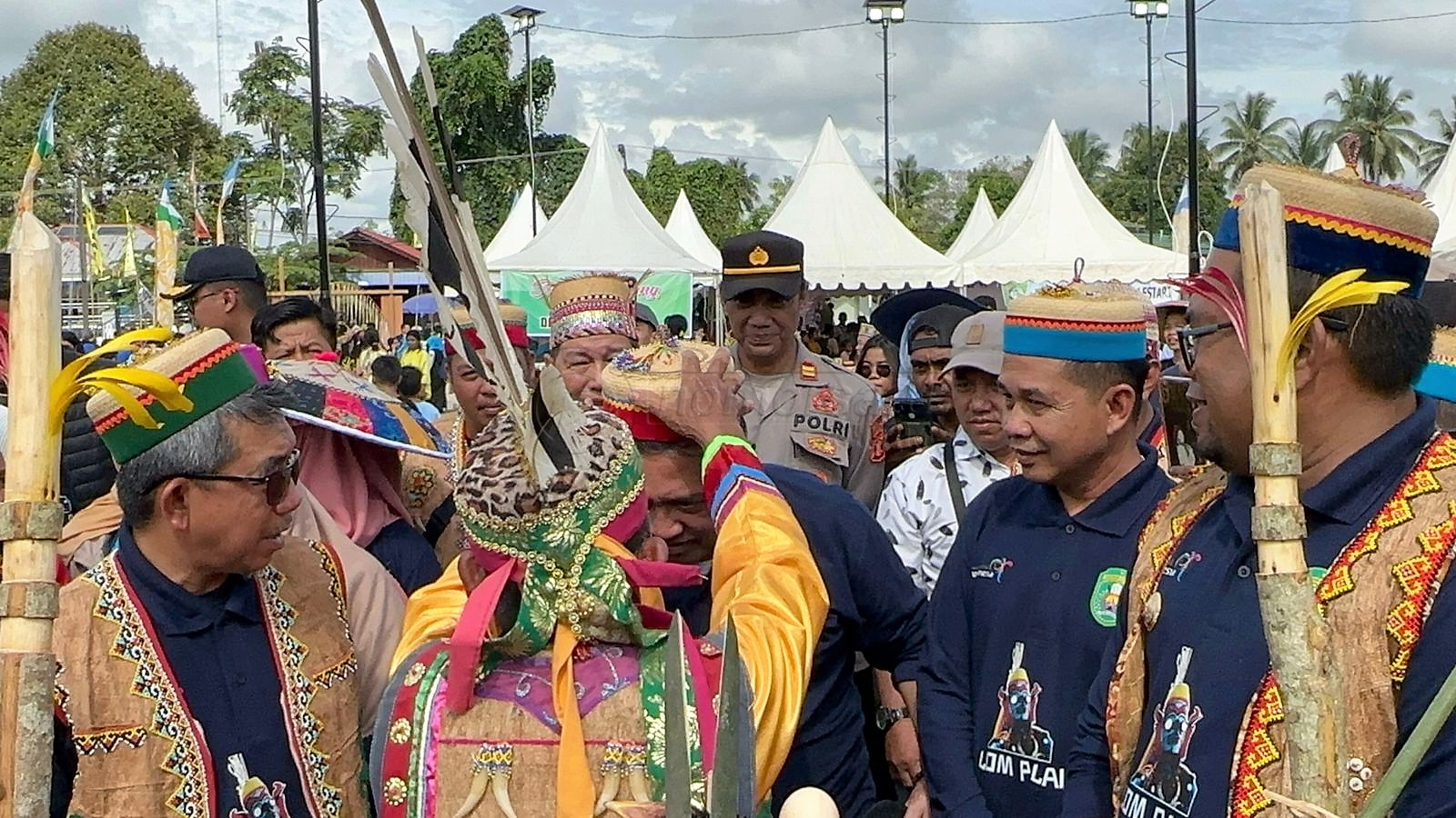 Hadiri Pesta Adat Lom Plai, Joni Berpesan Budaya Harus Dilestarikan