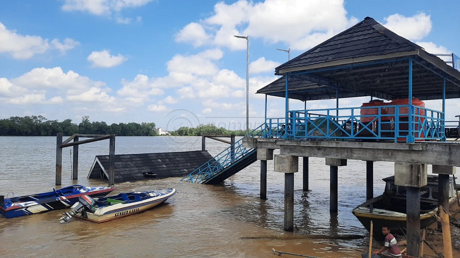 Halte Sungai Ambruk setelah Tiga Bulan Diresmikan