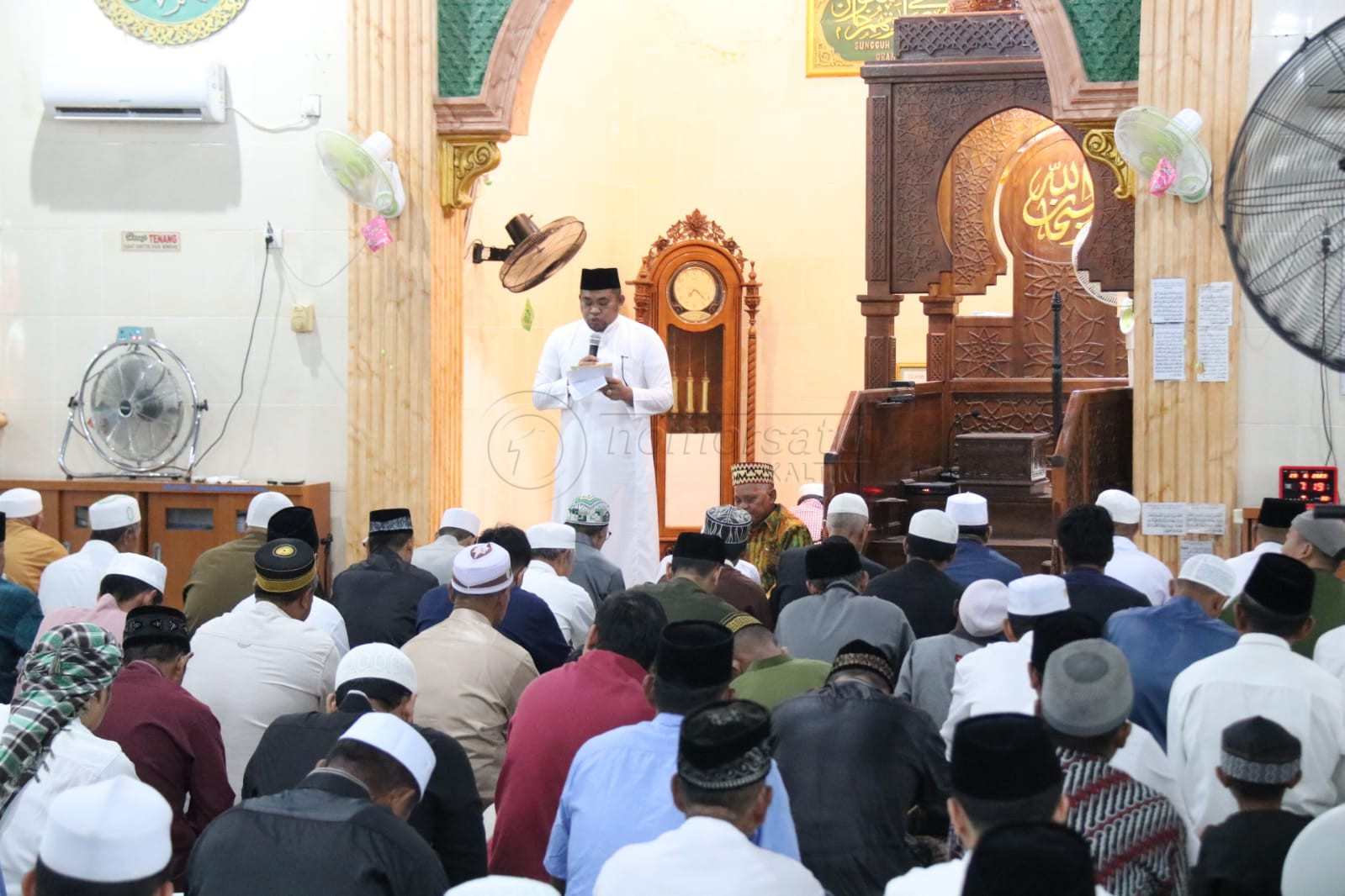 Kasmidi Bulang Salat Iduladha di Masjid At Taubah Sangsel