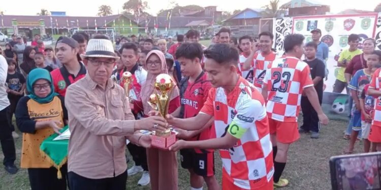 Persiku B Juarai Turnamen Sepak Bola Camat Cup 1 Muara Ancalong