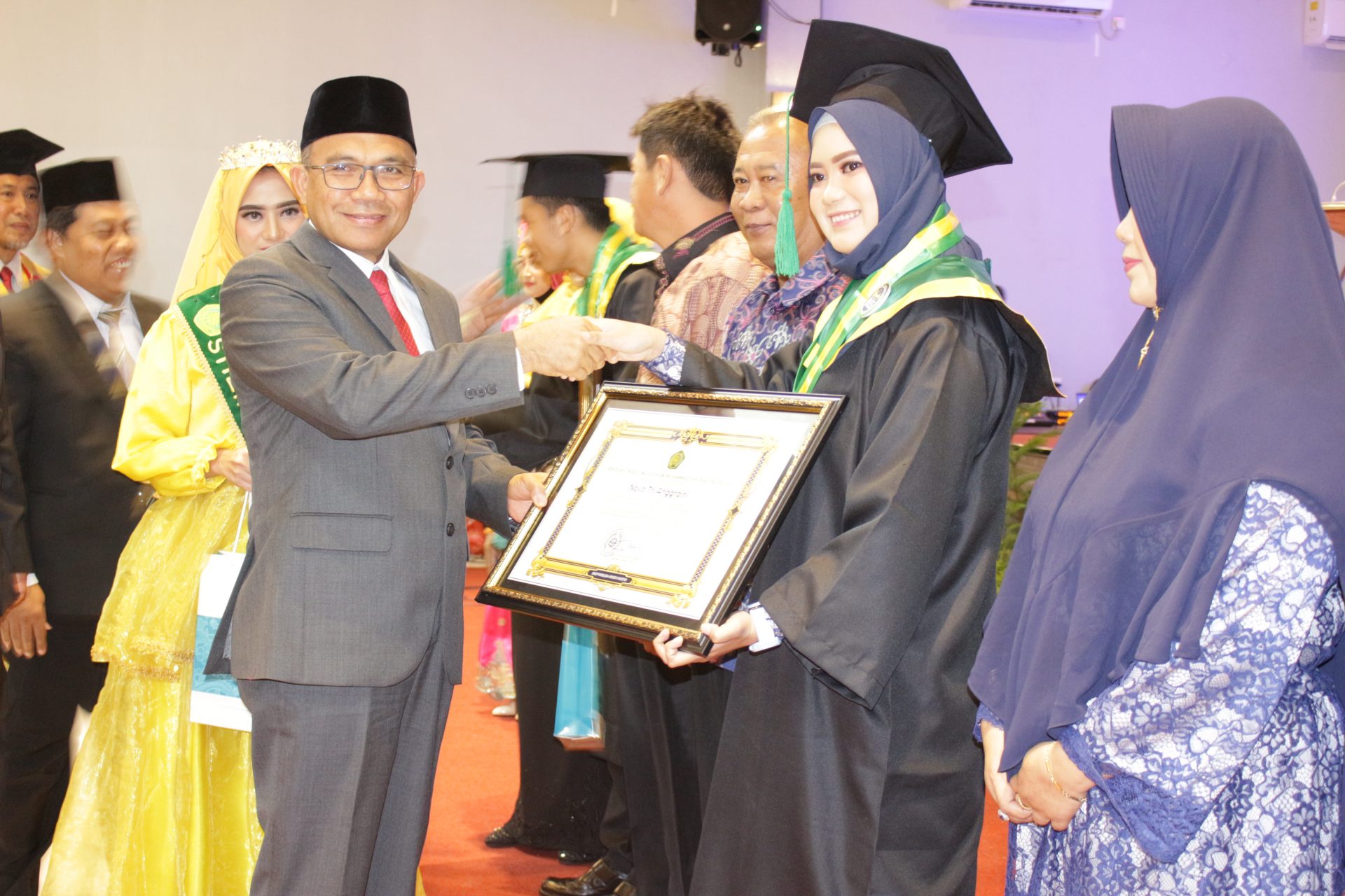 Lulusan Sarjana Ekonomi bukan Pencari Kerja