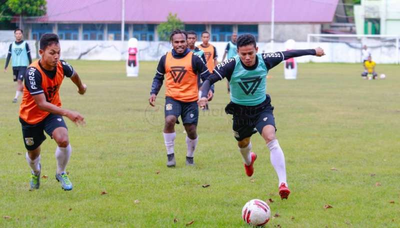 Pemain Persiba Yogi Bakal Mengakhiri Masa Lajang