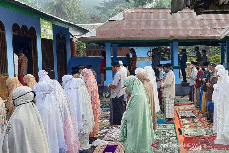 Penganut Islam Aboge di Banyumas Baru Salat Id Hari Ini