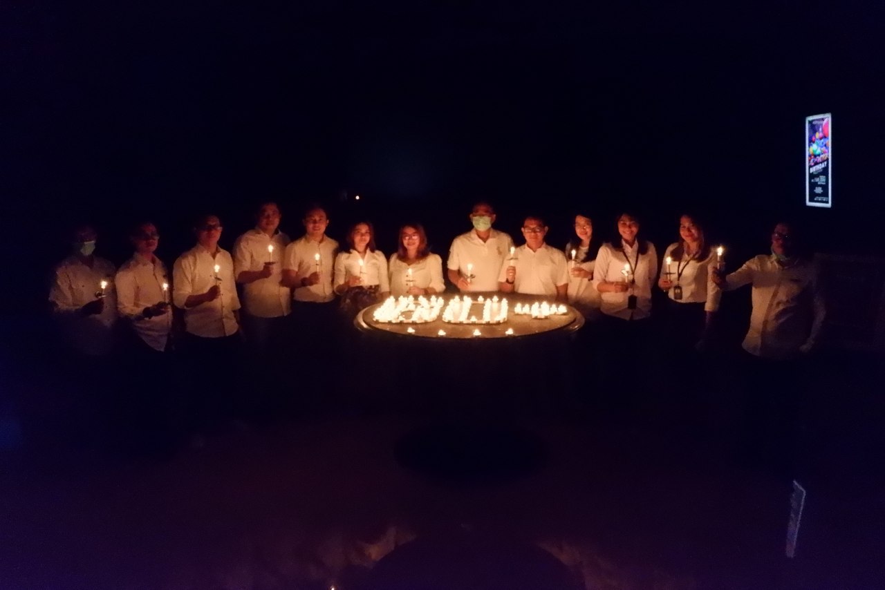 Perlu Dicontoh, Peringati Earth Hour Aston Ajak Pegawai Matikan Listrik Sejam