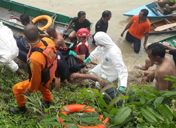 2 Jam Pencarian, Jasad Bocah 2 Tahun yang Tenggelam di Kolong Rumah Ditemukan