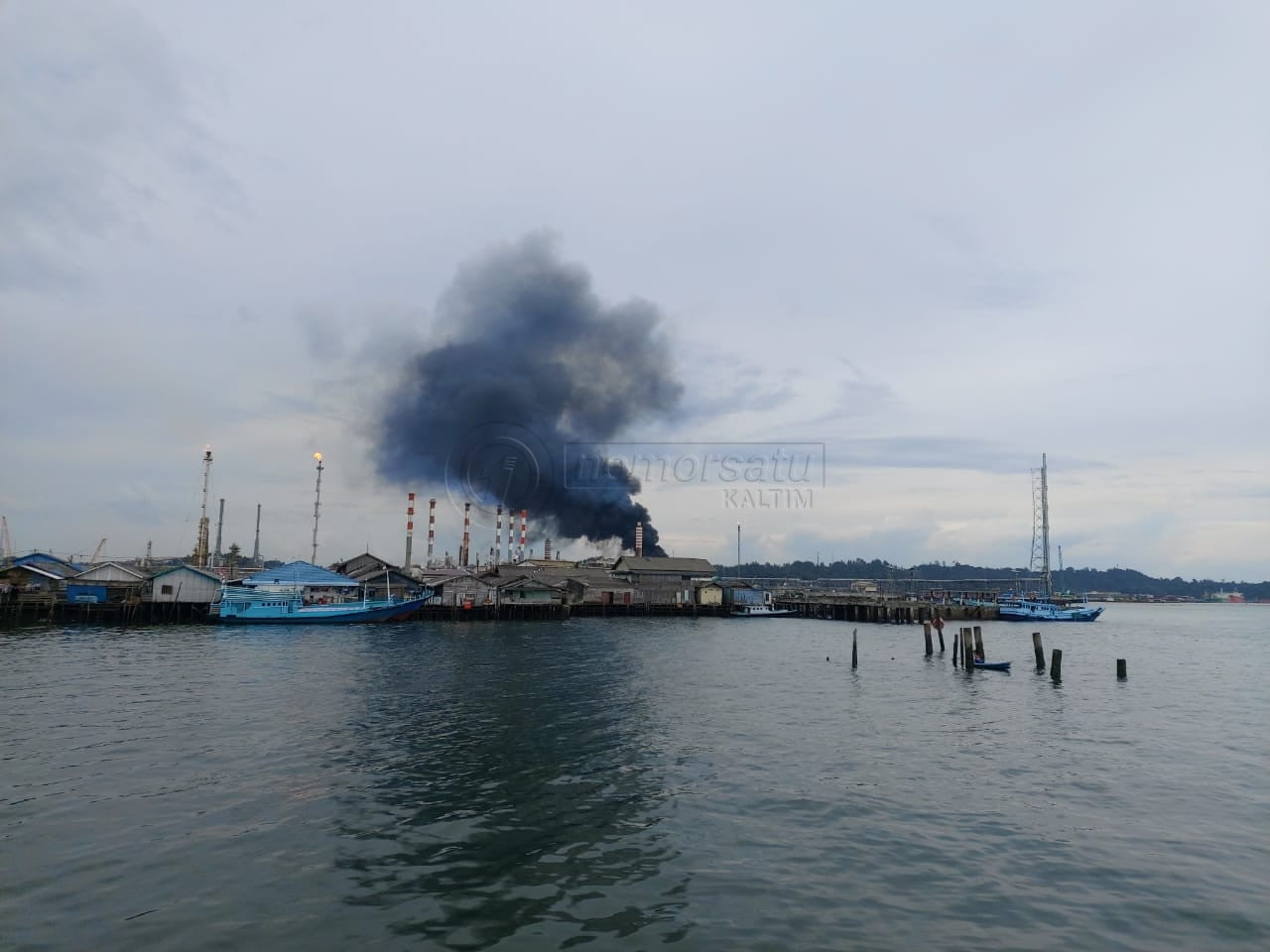 Kilang Minyak Pertamina Keluarkan Asap Tebal, Pekerja RDMP Balikpapan Dievakuasi