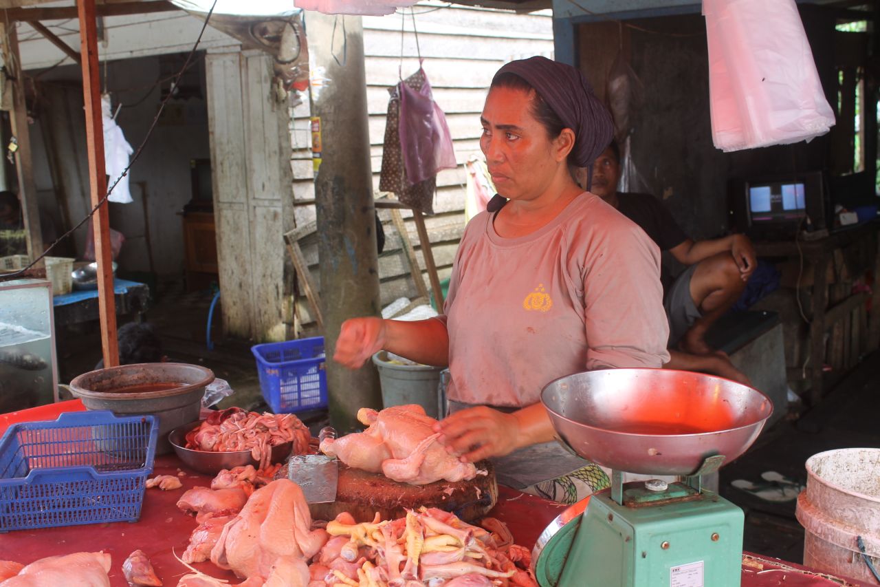 Penjualan Jagung, Ayam dan Ikan Menurun