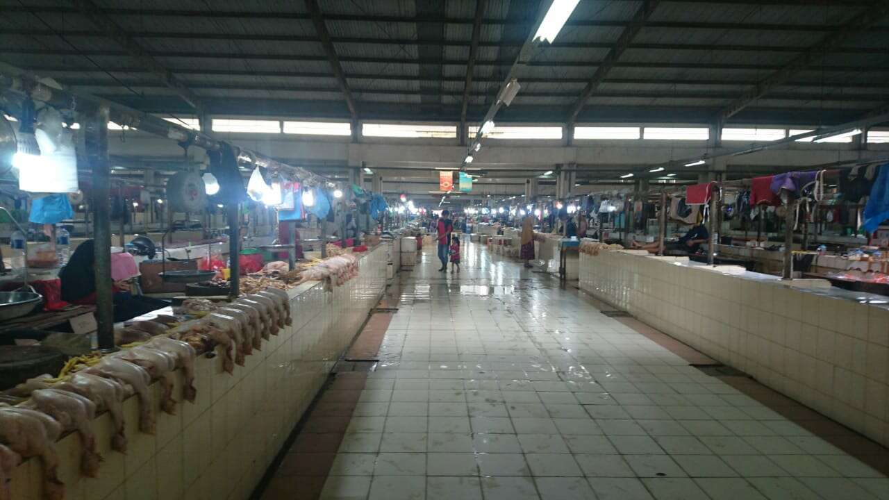 Bau Tak Sedap, Saluran di Pasar Sanggam Diduga Tersumbat