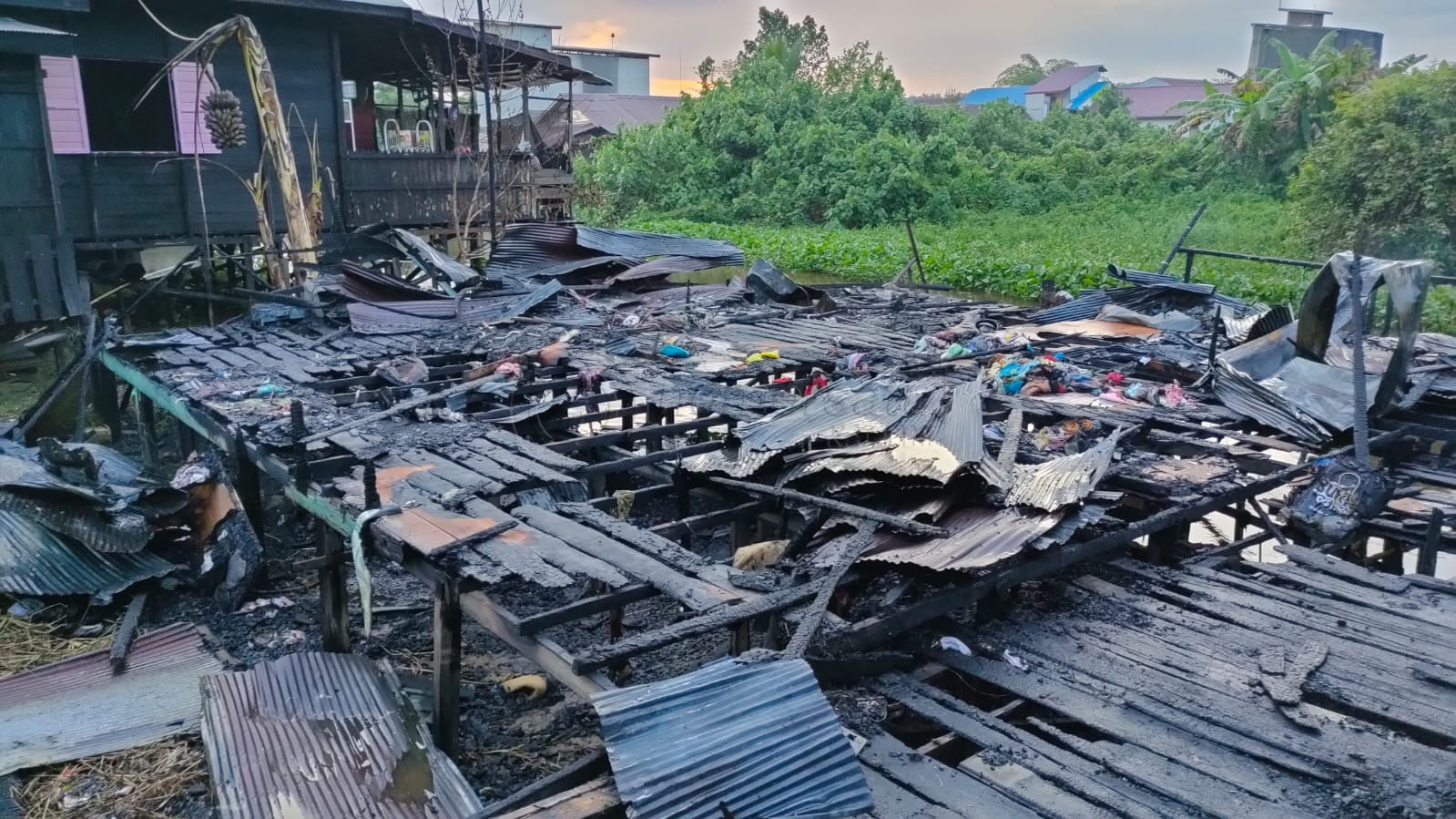 Emosi Membara, Rumah Kerabat di Tenggarong Dibakar