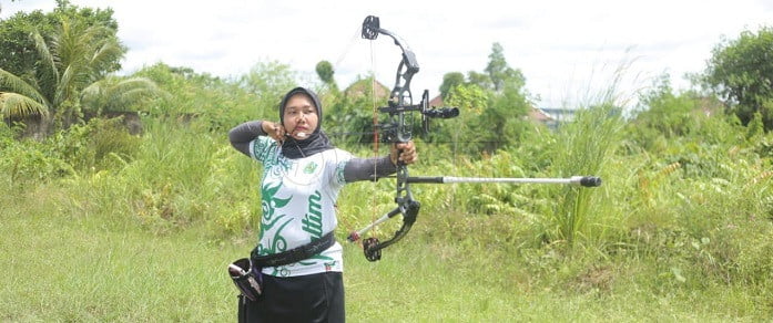 Pemanah Putri Berau Berlatih Mandiri