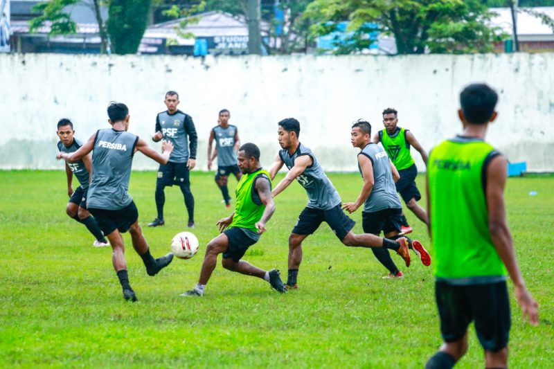 Vera Belum Pikirkan Starting Eleven Persiba