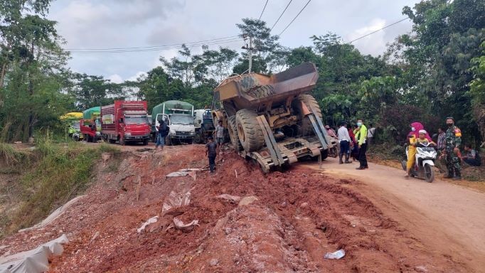 Bengalon  Putus Distribusi Sembako Terganggu