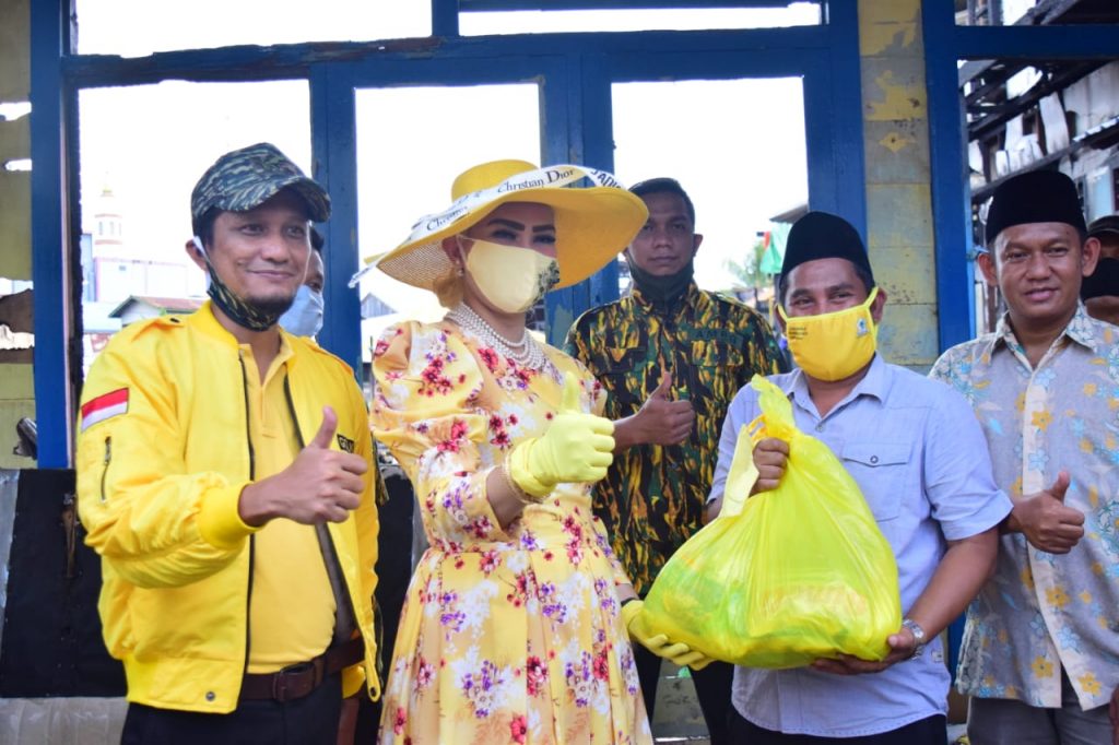 Bentuk Kepedulian Terhadap Korban Kebakaran, IIPG Bagikan Ratusan Paket Sembako