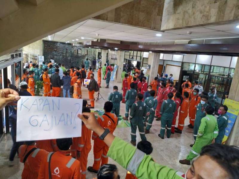 Gaji Terlambat, Karyawan Badak LNG Gelar Demo