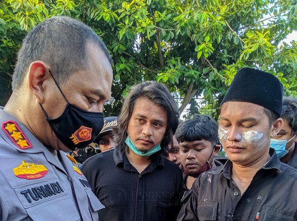 Kapolresta Balikpapan Turun Tangan Bubarkan Massa